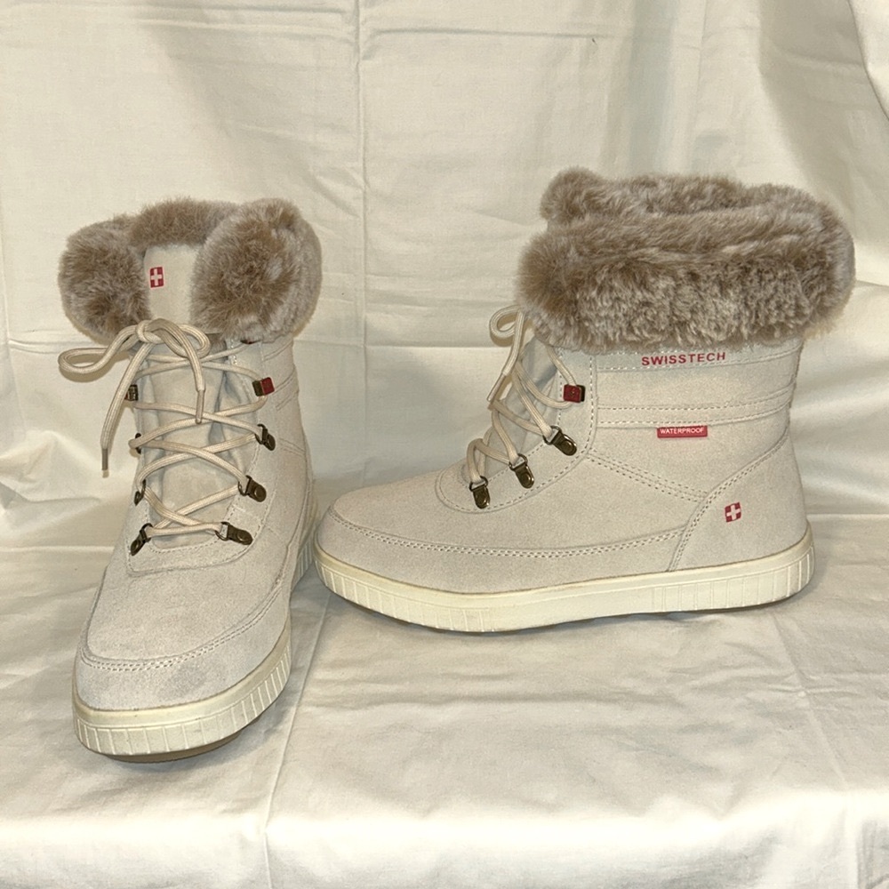 Swiss Tech Women’s Faux Fur Trim Winter Boots Beige Size 9 EUC